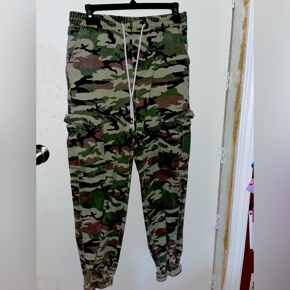 Forever 21 camouflage pants